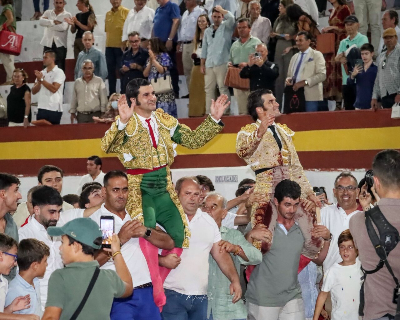 Morante y Garrido salen por la puerta grande que acaricia Ortega en Zafra
