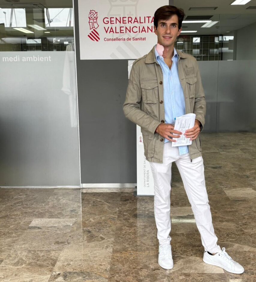 Samuel Navalón, alta hospitalaria doce días después de su grave cornada en el cuello en Algemesí