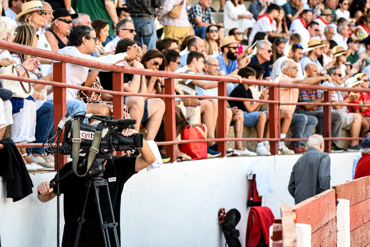 La Feria de Hogueras, la Copa Chenel y la Feria Real, este fin de semana en directo por televisión