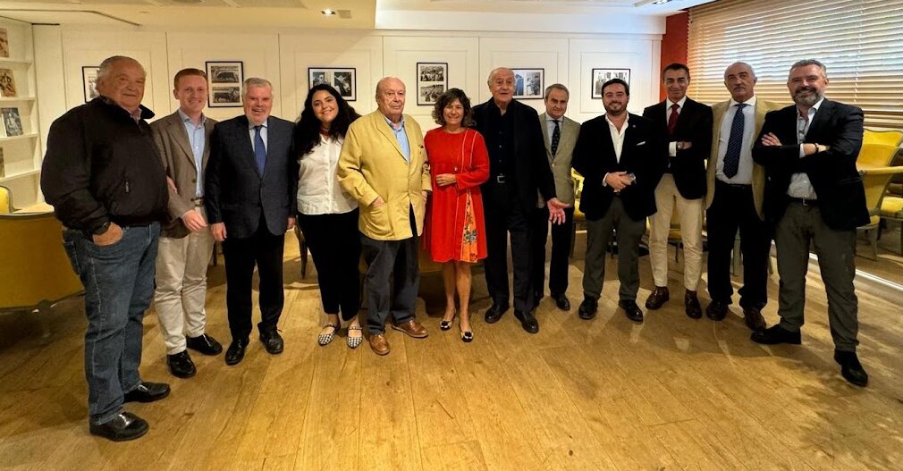 David de Miranda y Juan Pedro Domecq, premios del Hotel Colón de Sevilla