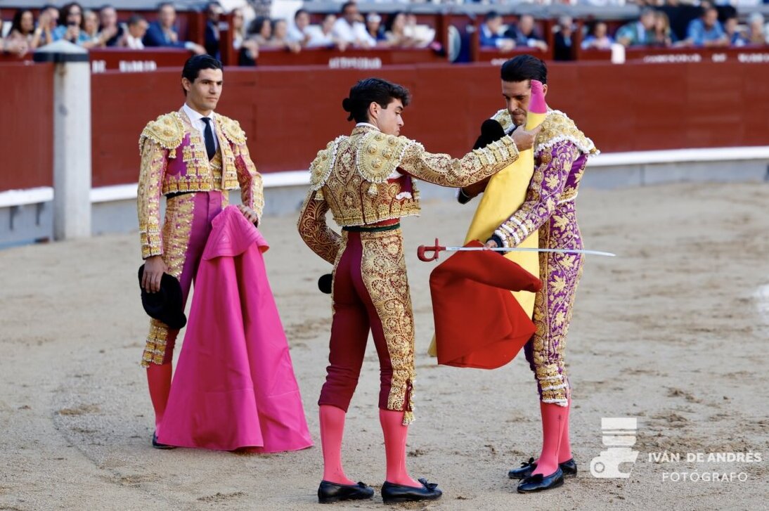 La descastada corrida de Domingo Hernández arruina la segunda de Otoño