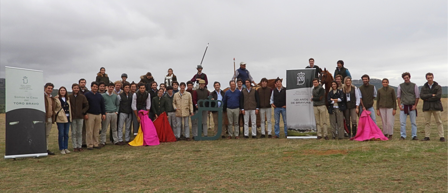 La Real Unión de Criadores de Toros de Lidia reúne en Mérida al relevo ganadero