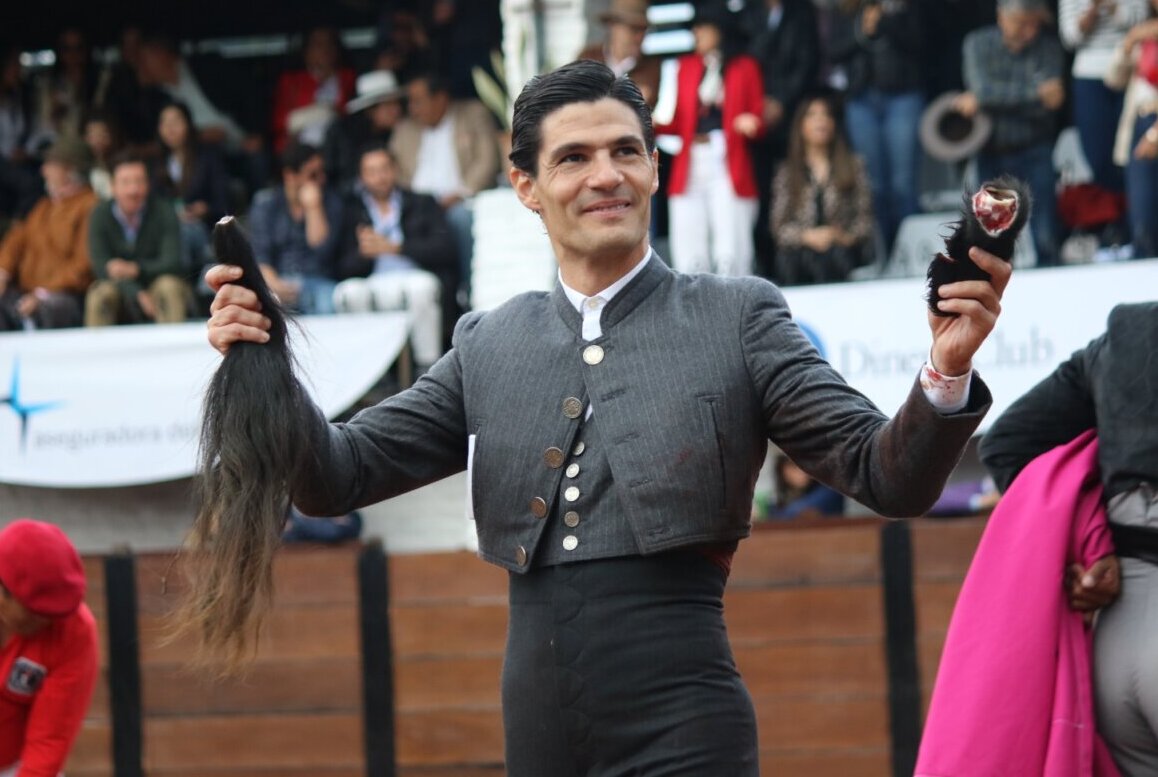 Pablo Aguado indulta en Tambo Mulaló en una tarde redonda del sevillano