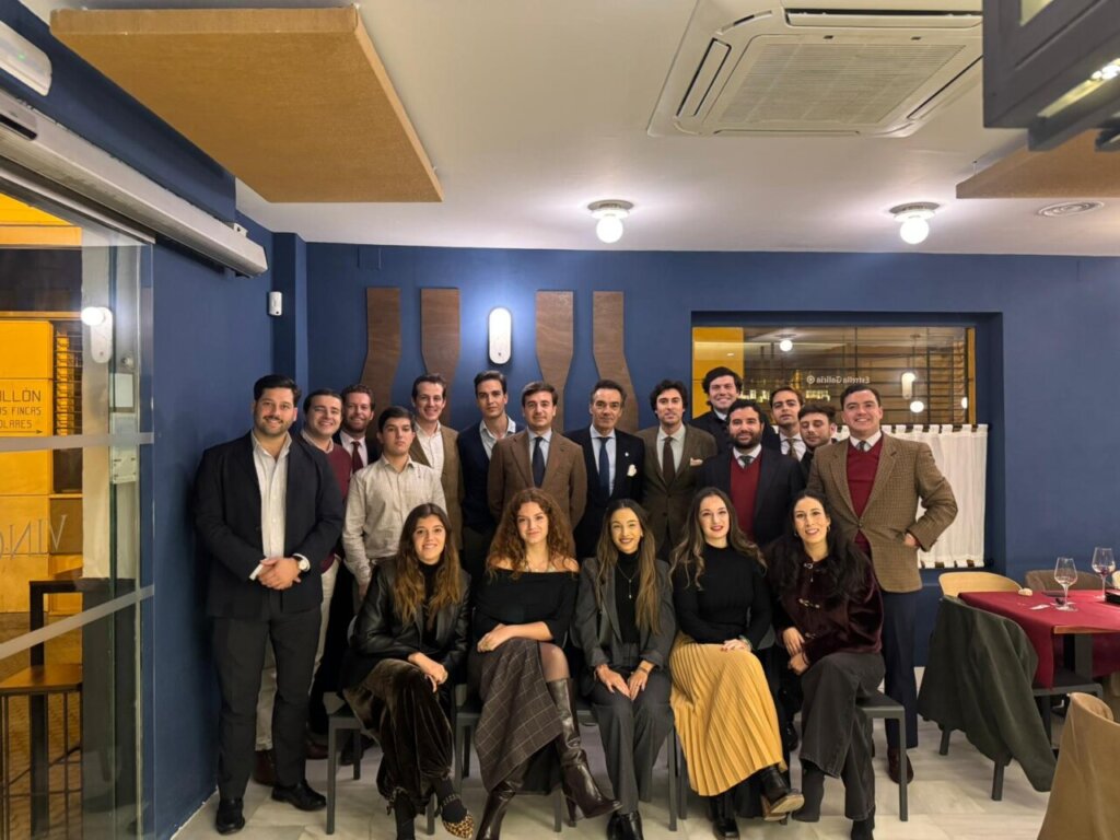 Encuentro en el Círculo Taurino Puerta Carmona con El Cid como invitado