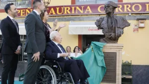 Descubrimiento del busto de Curro Romero en Camas
