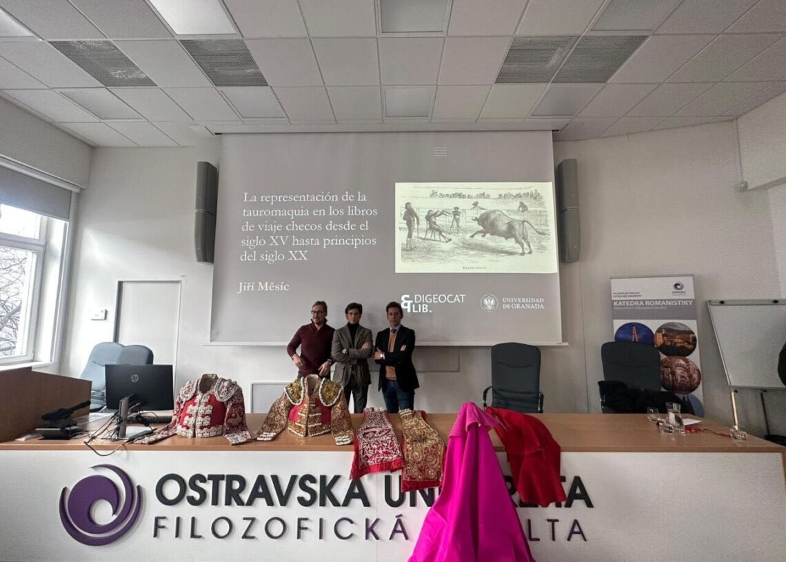 Presentación sobre la tauromaquia en libros checos en la universidad