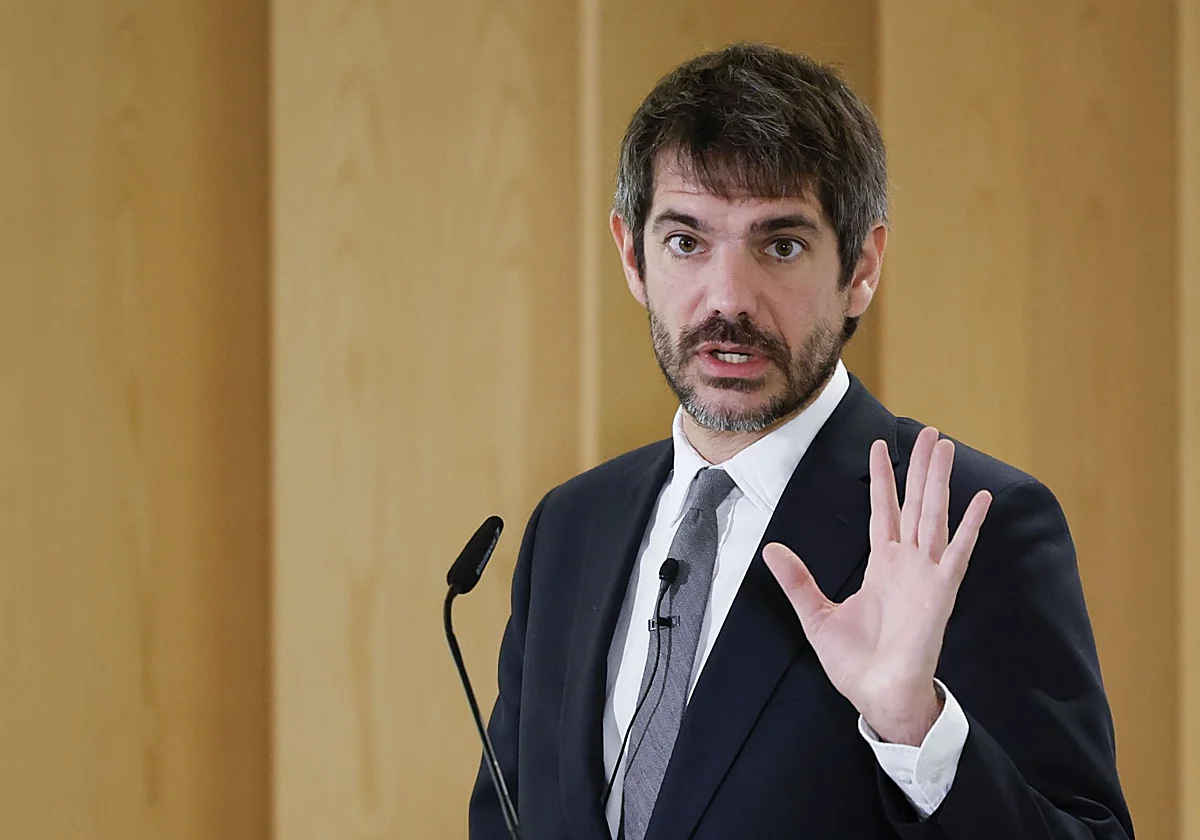 Las incoherencias de Urtasun: niega vetar a Sánchez Mejías, reconoce que los toros son "una gran tradición española" pero seguirá adelante con su ILP