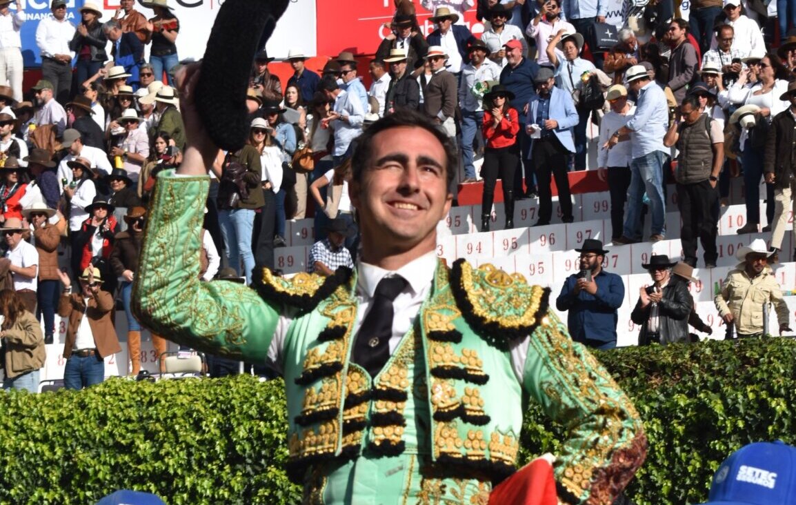 Fiesta de El Fandi: indulto y a hombros en Machachi