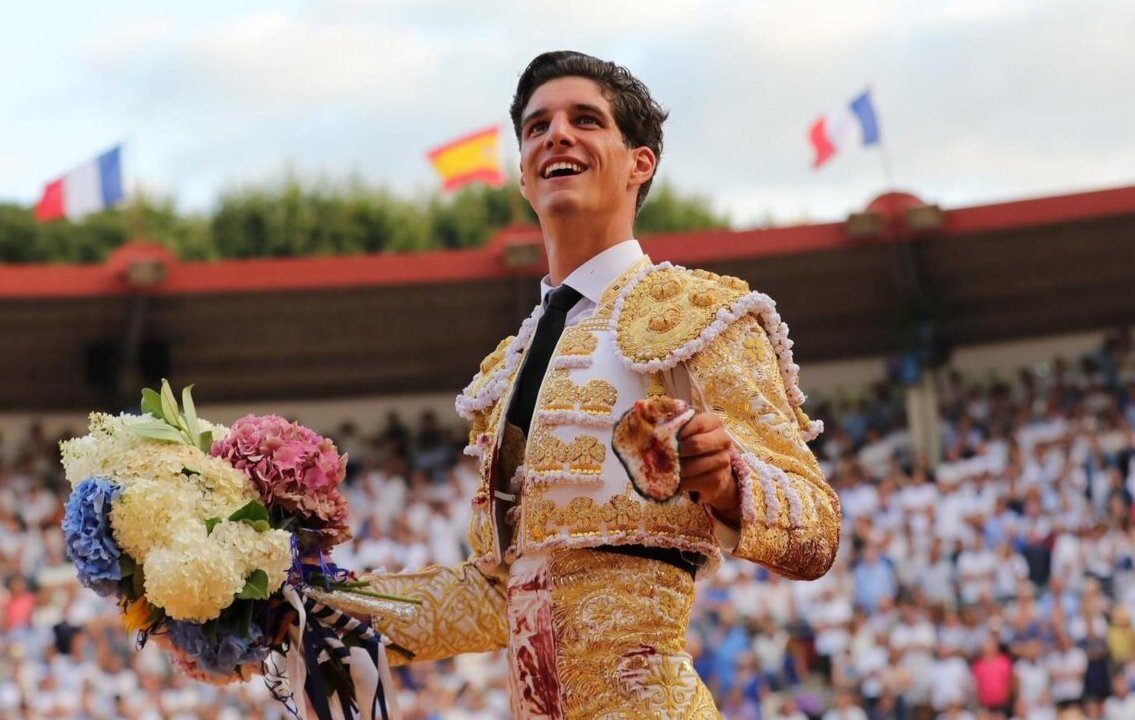 Yon Lamothe, apoderado por Alberto Aguilar