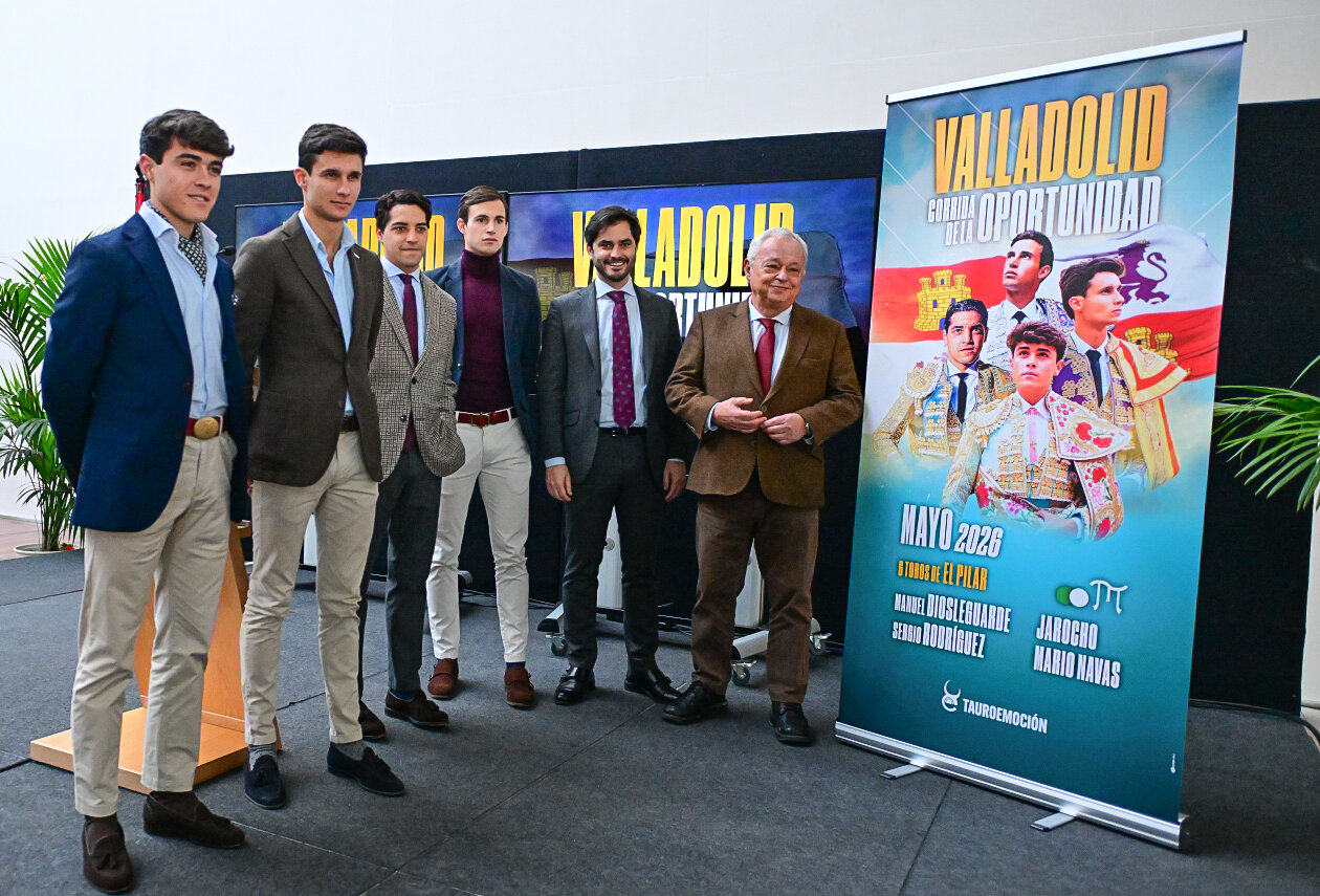 Cuatro jóvenes en la Corrida de la Oportunidad de Valladolid