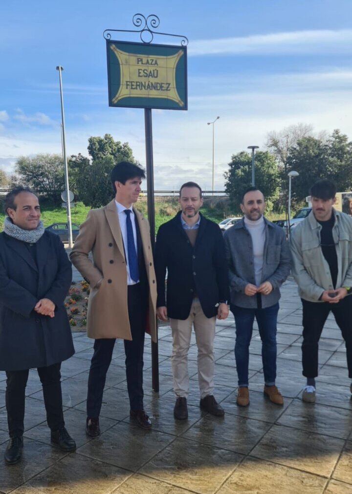 Esaú Fernández ya tiene una plaza con su nombre en Camas