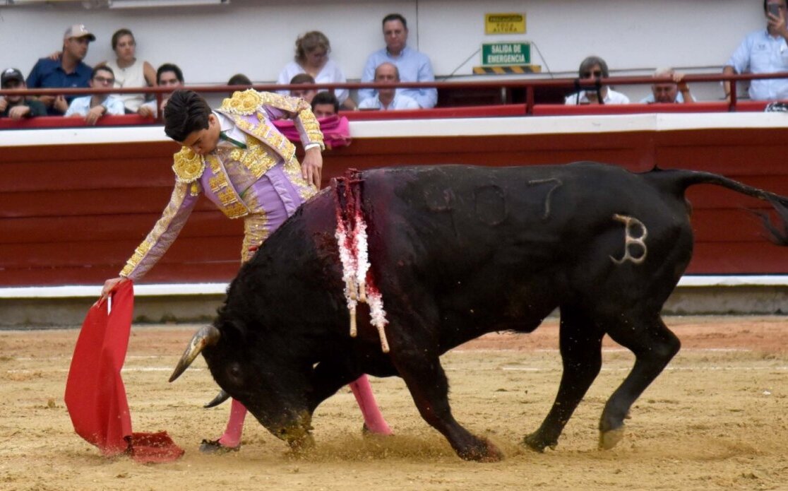 Marco Pérez se lleva la tarde inaugural de la feria de Cali