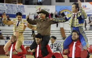 El Zapata y El Chihuahua, a hombros en Jalpa.