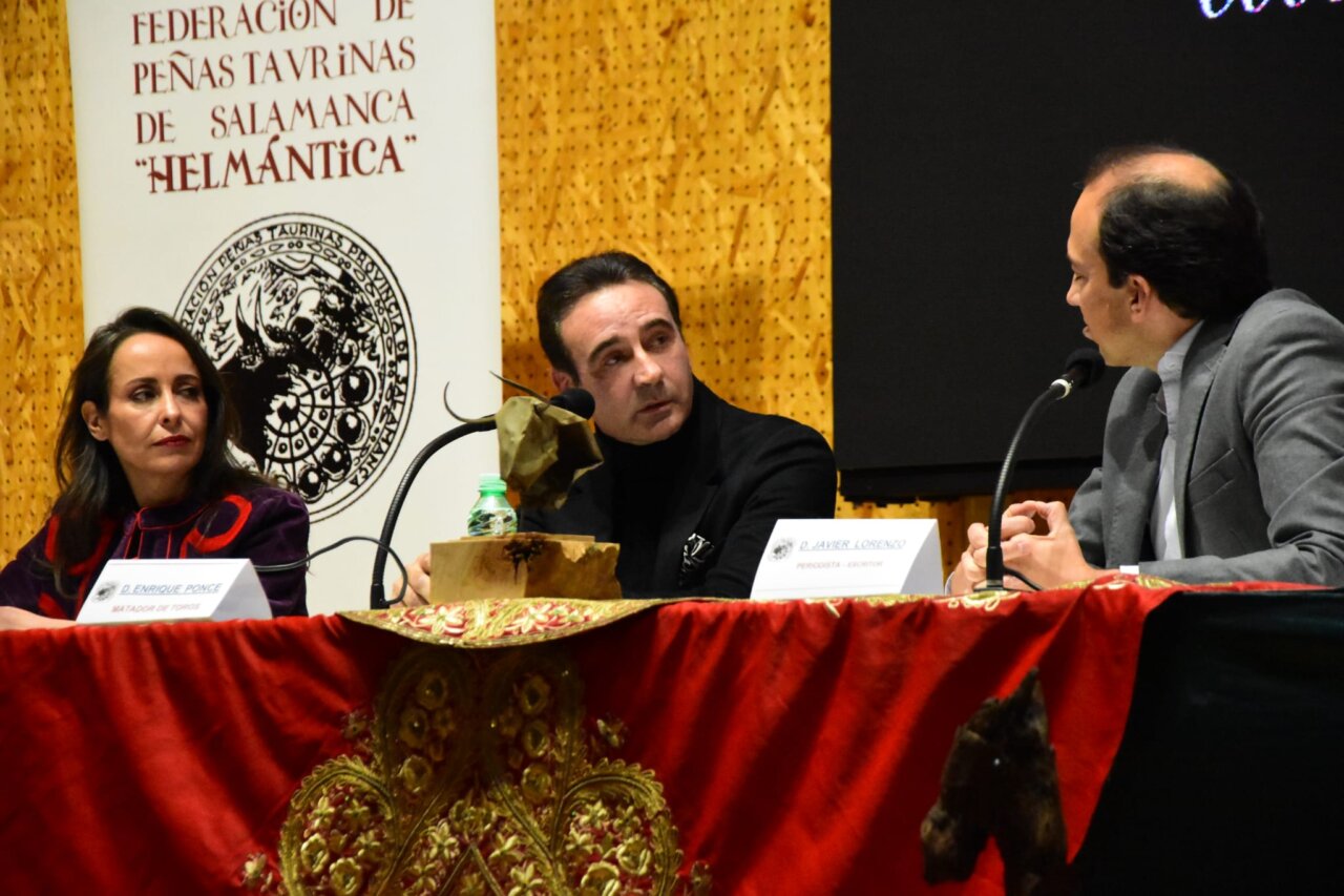 Enrique Ponce, en memoria de Julio Robles en Salamanca: "Fue torero de toreros"