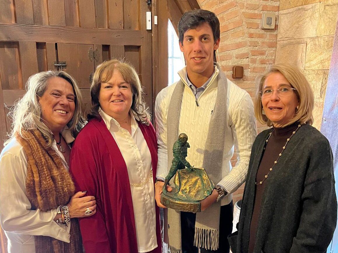 Diego García recoge el galardón como triunfador de la feria de San Sebastián de los Reyes