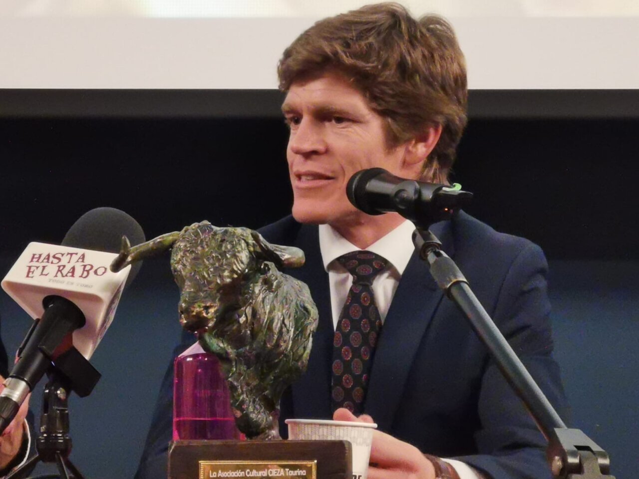 Borja Jiménez recoge el premio como triunfador de la Feria de Cieza