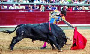 Víctor Hernández, doble revelación en Las Ventas I ALFREDO ARÉVALO