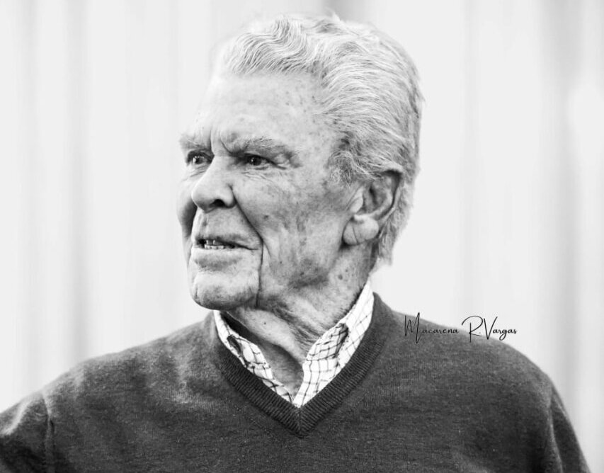 Espartaco padre y Fernando Cepeda, en la presentación del cartel de Sanlúcar la Mayor