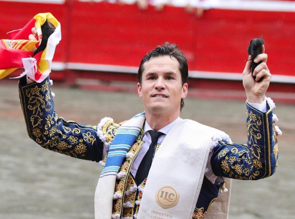 Rotundo Luque en Manizales, a hombros con Bolívar y Marco Pérez