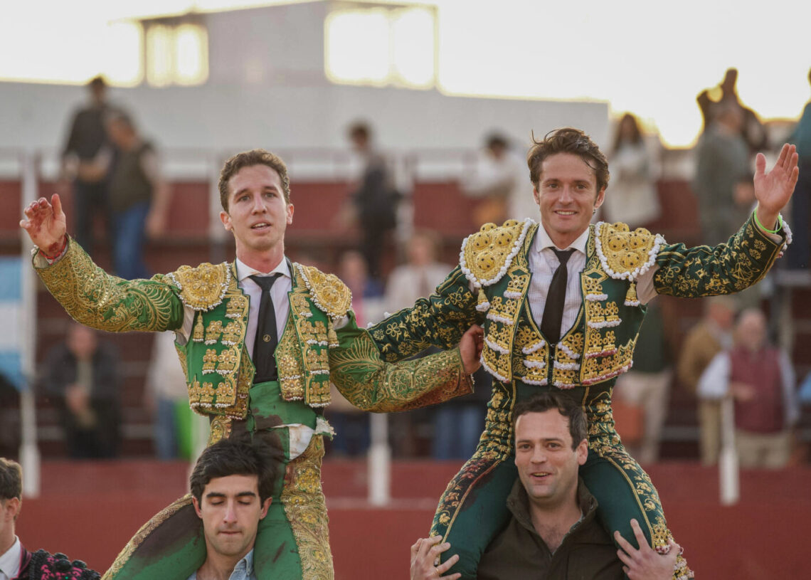 Lama de Góngora y Calerito, a hombros en Sanlúcar la Mayor