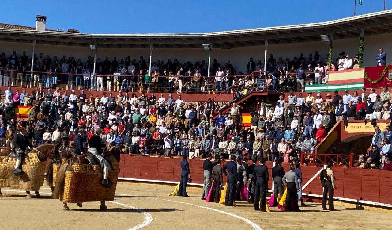 Juan Ortega y Manuel Román, toreo caro en el festival de Montoro