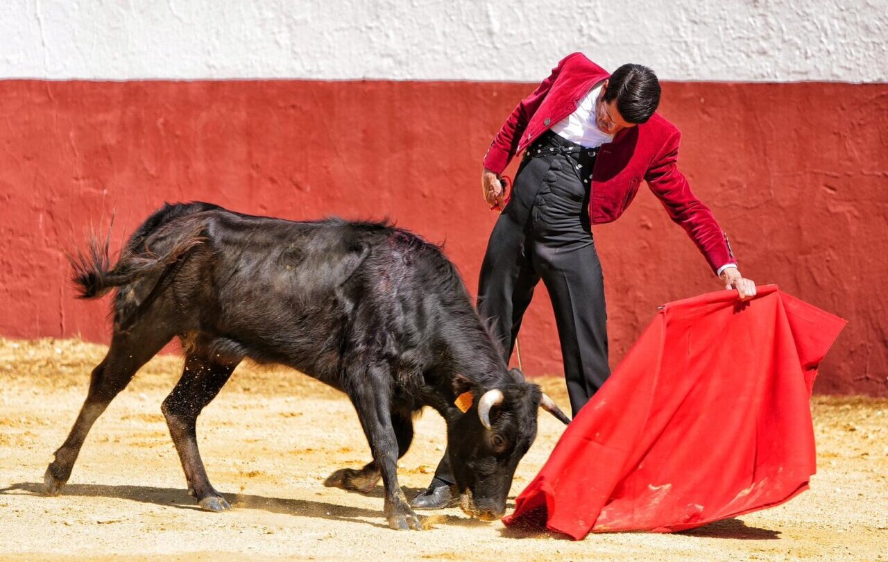 Emilio de Justo reaparece en las Fallas de Valencia