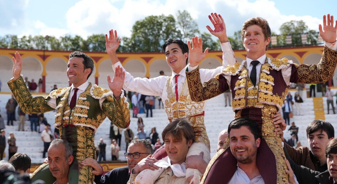 Tres con ganas de comerse el mundo