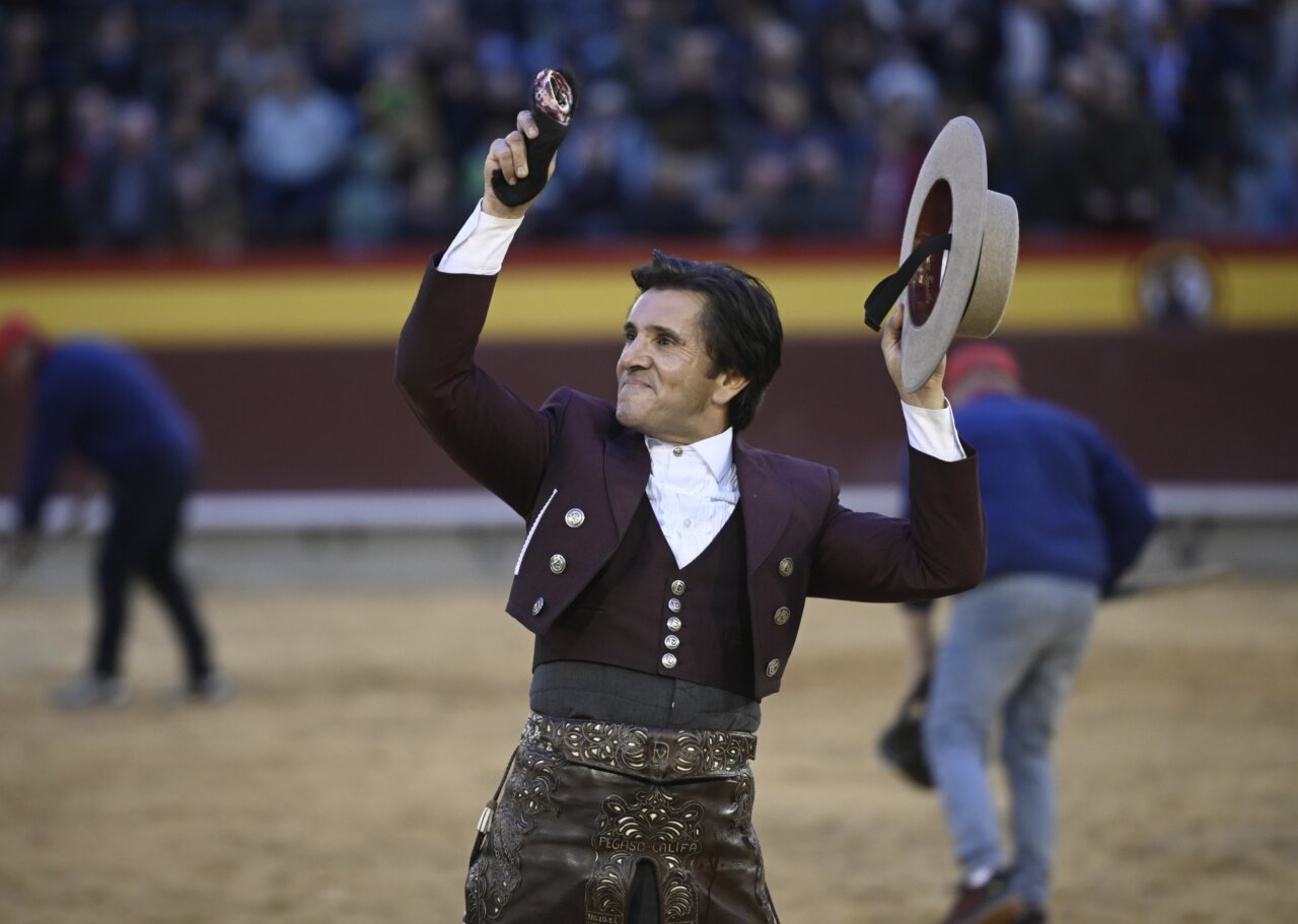 Dos faenas magistrales de Diego Ventura en Castellón