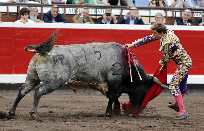 Román, punto y seguido a la leyenda de los miuras y Valencia