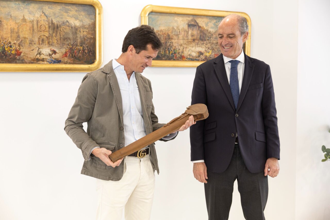 Luque recoge el premio Manolete a la mejor estocada de Castellón