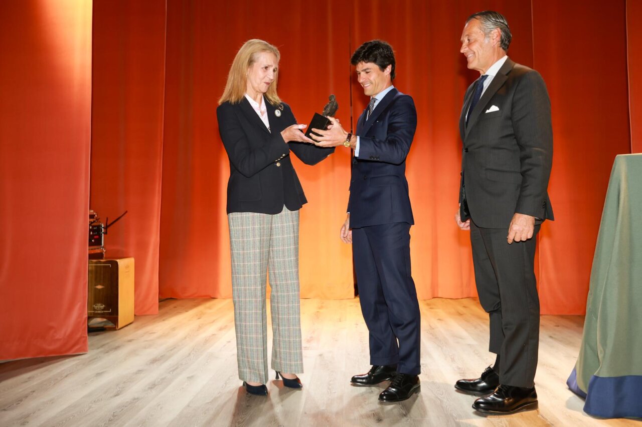 La Infanta Doña Elena recibe el Premio a la Difusión de los Valores de la Tauromaquia