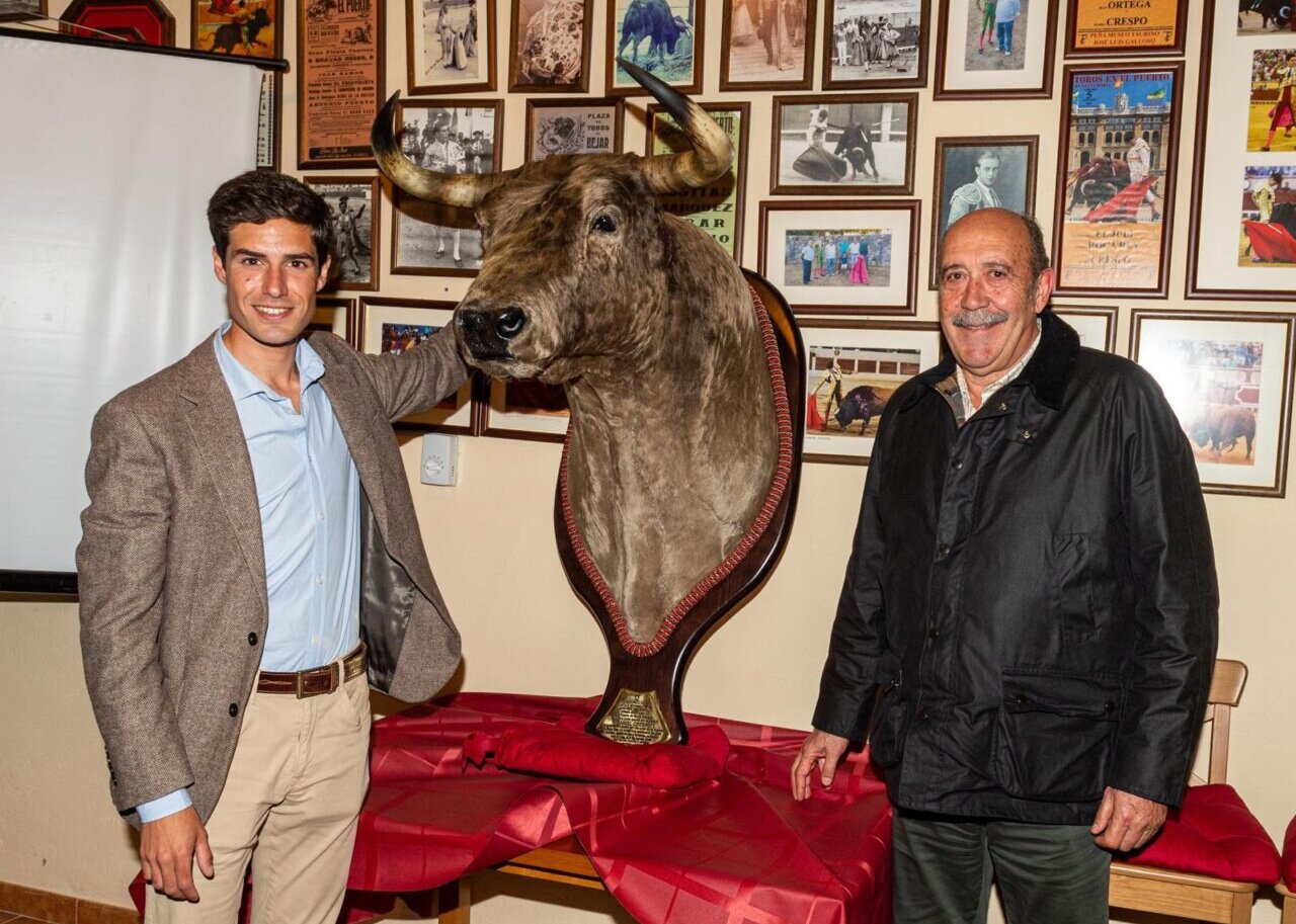 Daniel Crespo recibe la cabeza de Aguaclara en El Puerto de Santa María