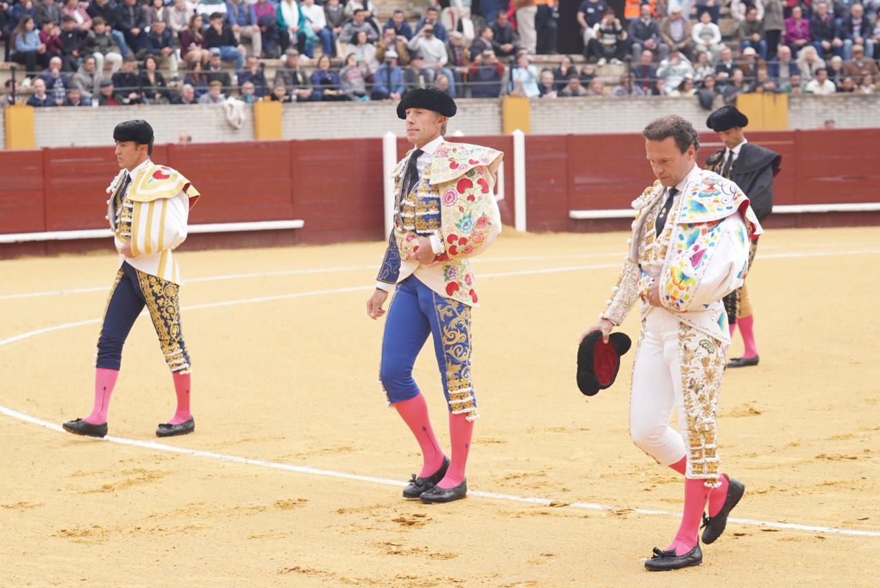 Avance... Morón de la Frontera: Antonio Ferrera asegura la puerta grande en el primero