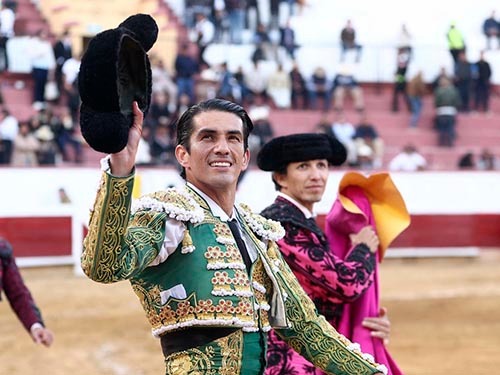 Ernesto Javier "Calita", única oreja de la tarde en Texcoco