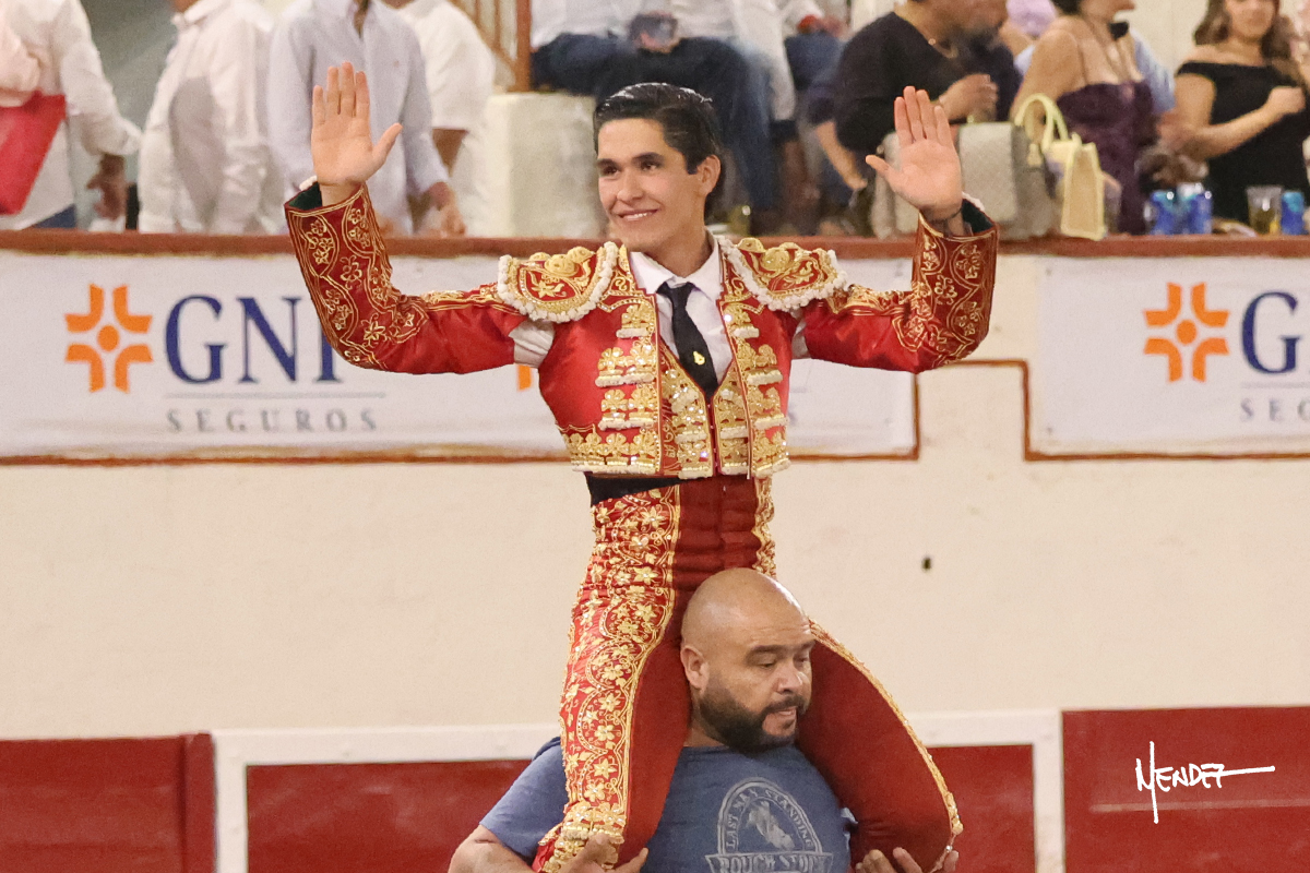 Mario Vilau entusiasma y Jairo López triunfa en Aguascalientes