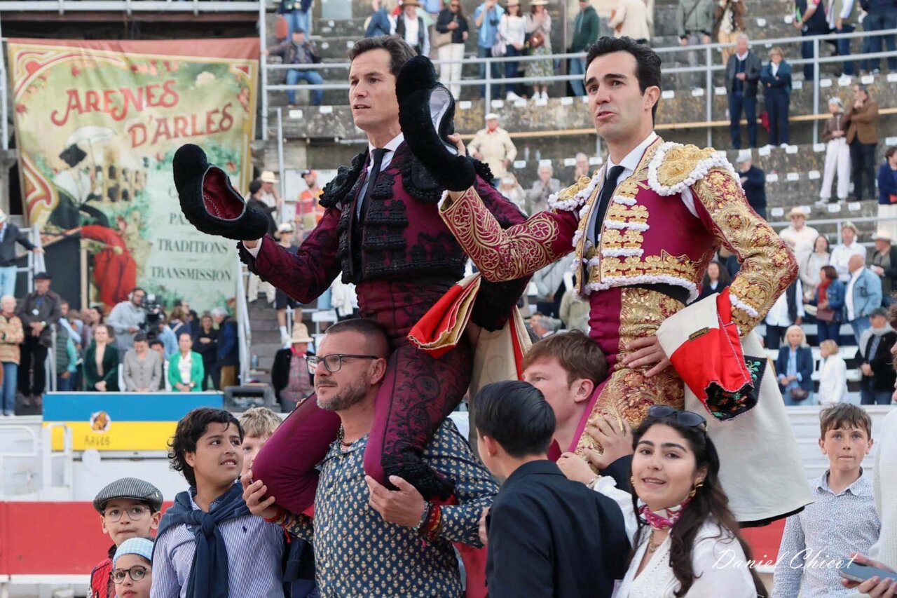 Un extraordinario Luque y un soberbio Rufo triunfan en Arles