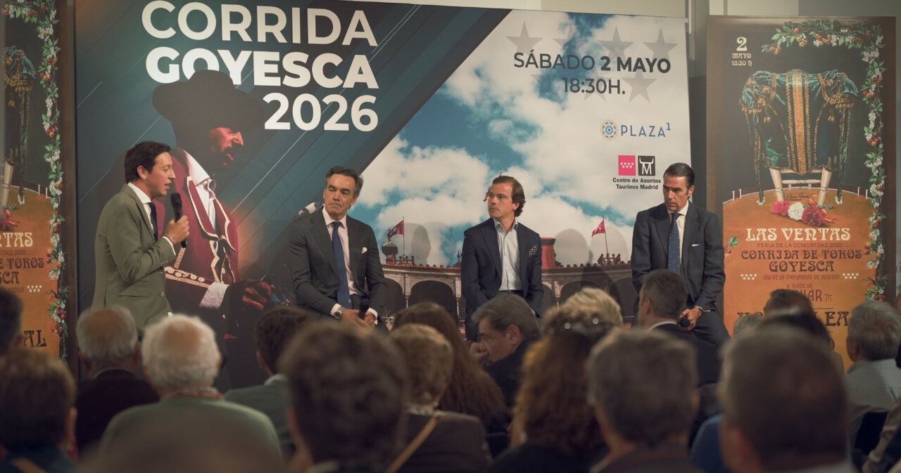 Multitudinario encuentro en Las Ventas con la terna protagonista de la Goyesca del 2 de mayo