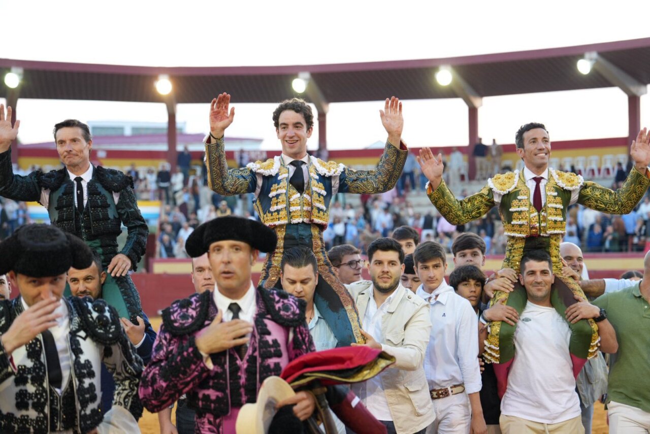 Urdiales y Víctor Hernández su suman al dulce momento de David de Miranda en Palos de la Frontera