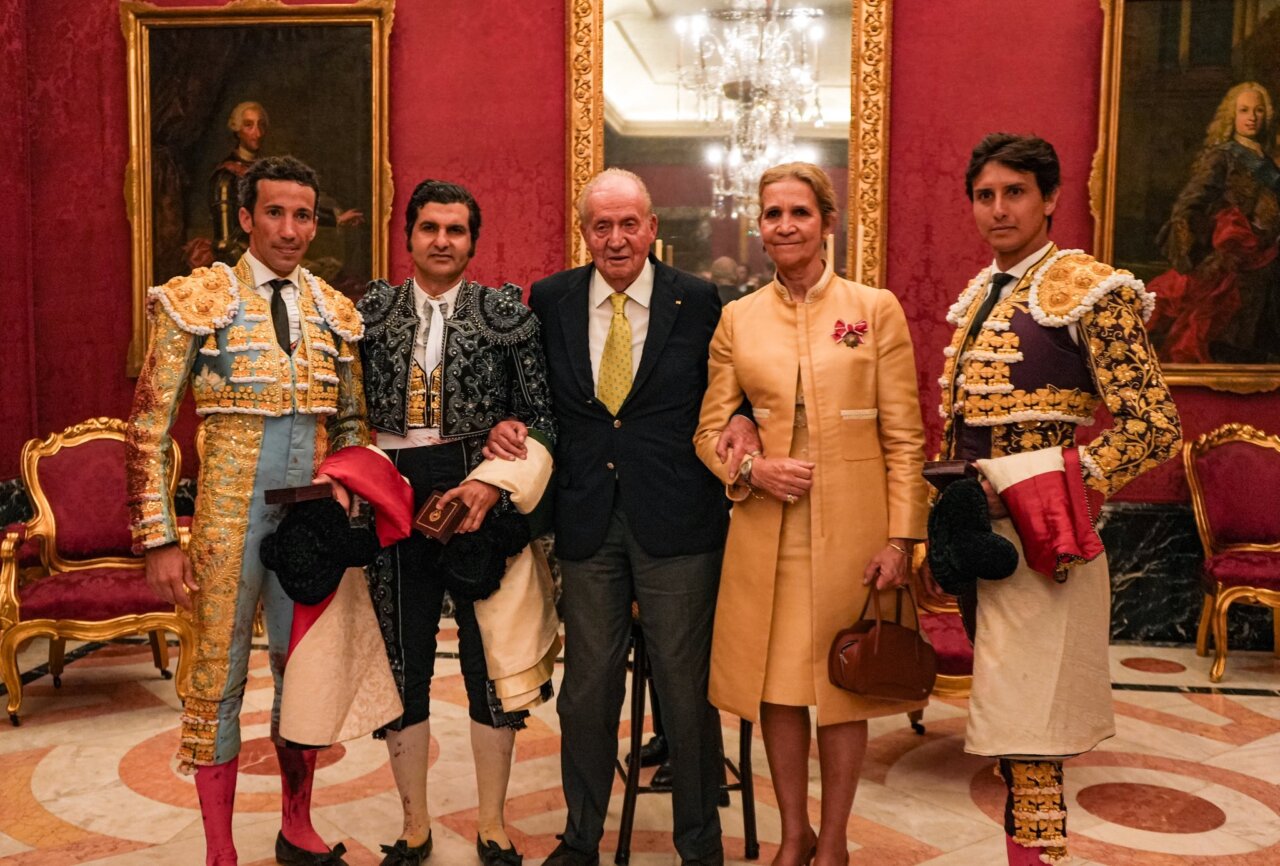 El Rey Emérito recibe a Morante, Roca Rey y David de Miranda tras la corrida de Resurrección