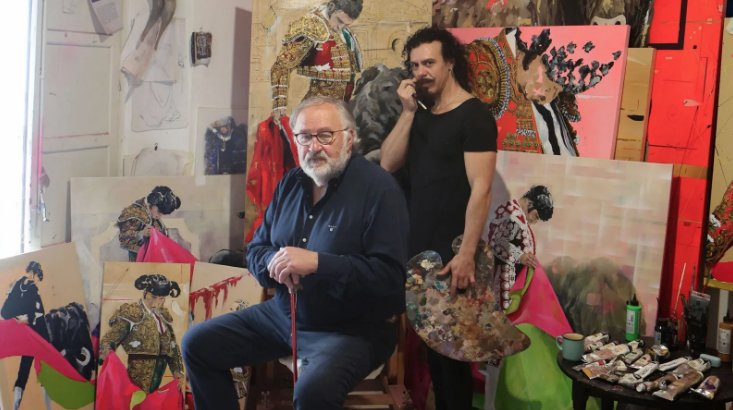 Morante une pintura y fotografía en la exposición "El trazo y el instante"