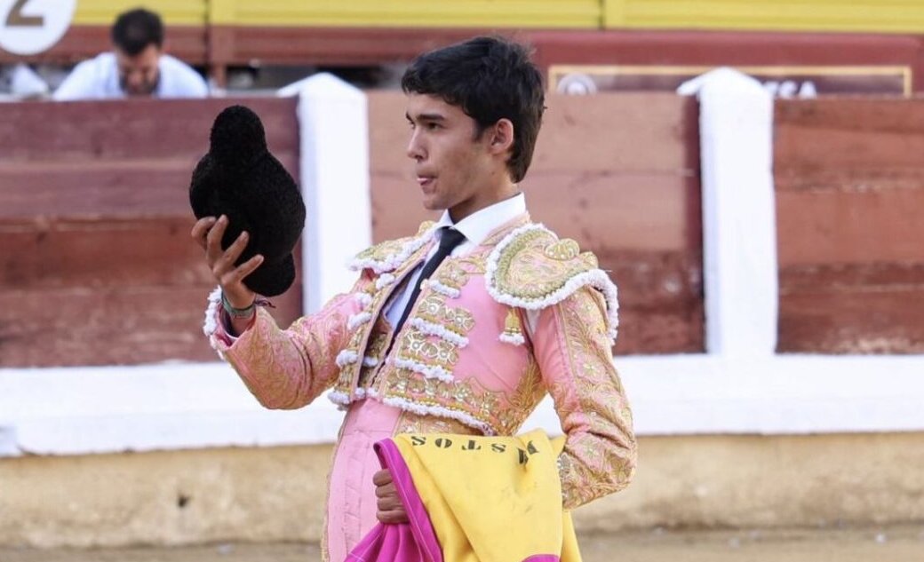 Tomás Bastos, única oreja de la tarde en la novillada de Mérida