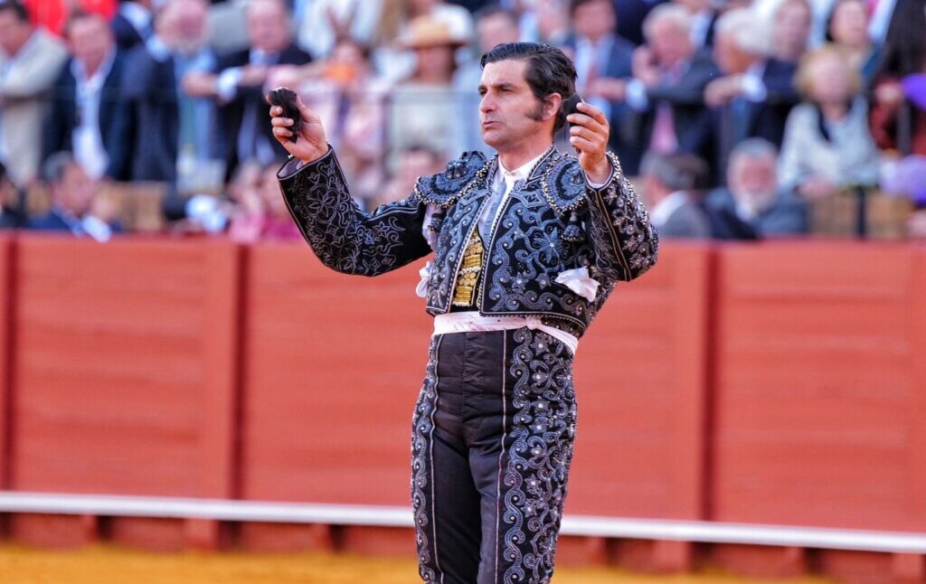 ¡Morante, qué manera de torear!: dos orejas del cuarto
