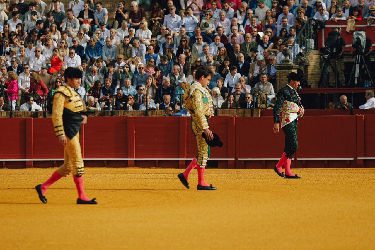 Ovacionado Pepe Moral con el parado primero en Sevilla