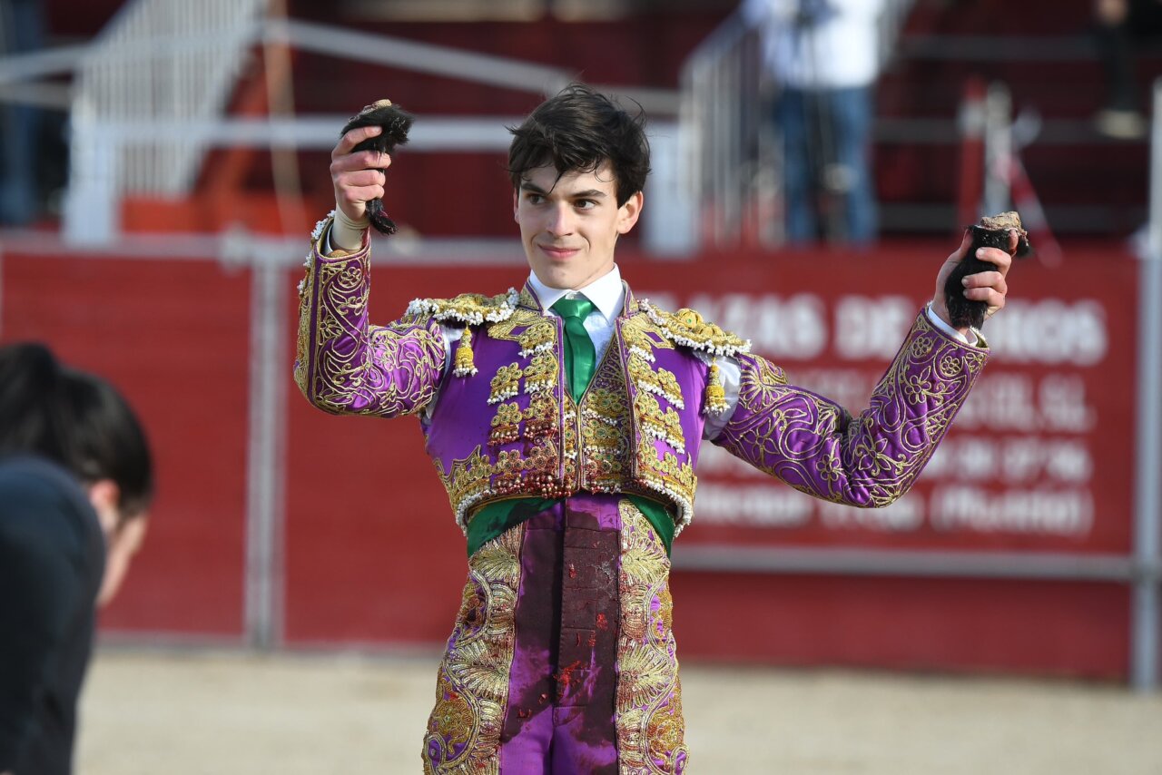 Sergio Rollón, puerta grande en la novillada de Talamanca de Jarama