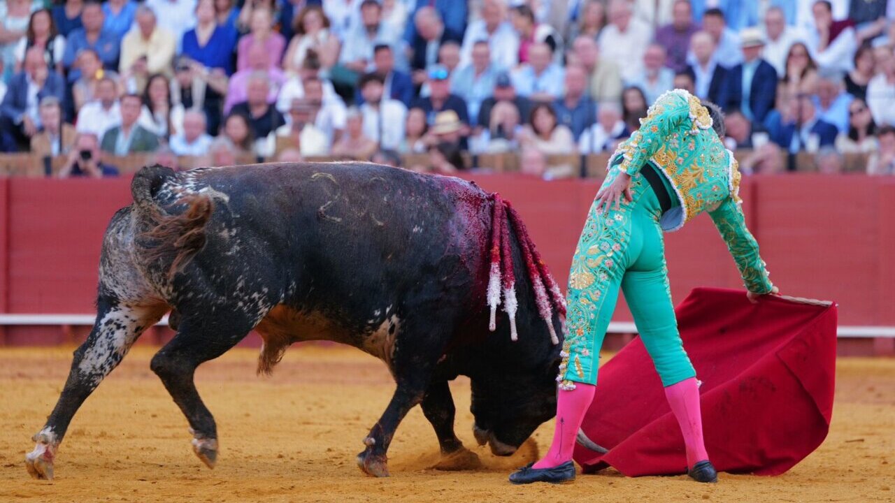 Esfuerzo de Román con el complejo sexto en Sevilla