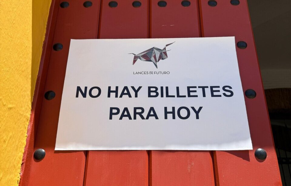 Talavante, Roca Rey y Aguado, tercer "No hay billetes" del año en Sevilla