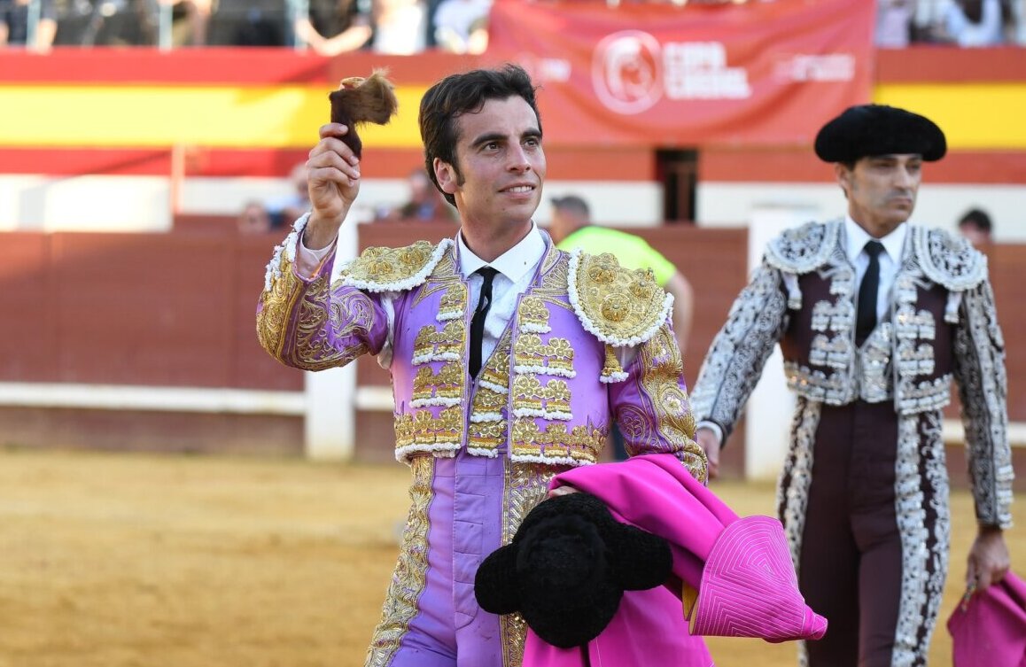 Oreja para Alejandro Marcos y Jorge Isiegas en una tarde de entrega en Valdilecha