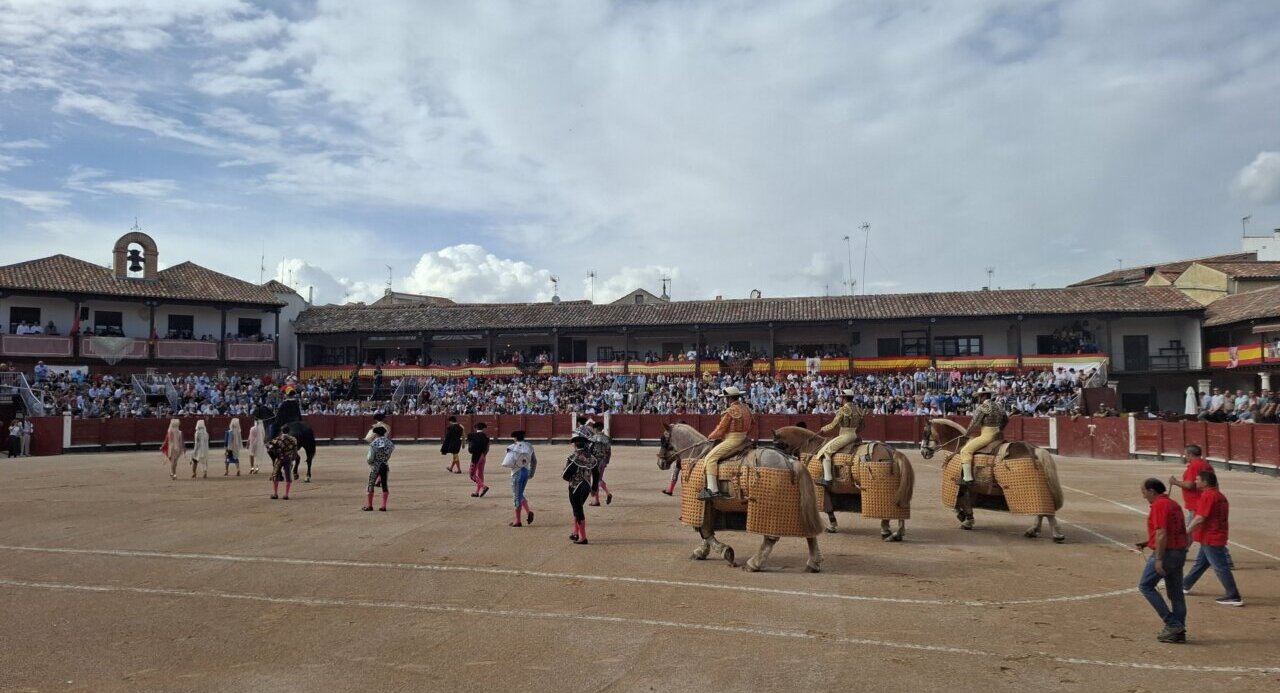 Arranca el festejo con un gran ambiente en Colmenar de Oreja