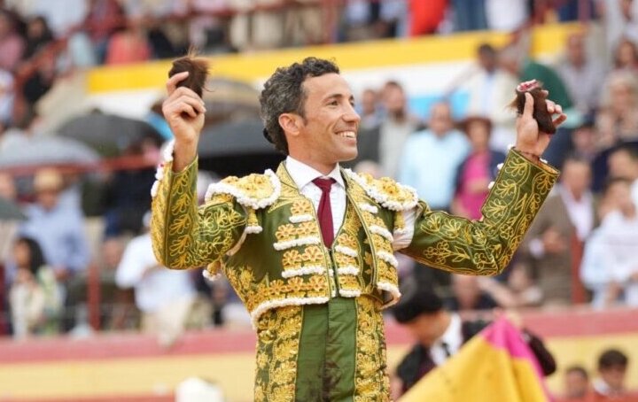 Rotundo David de Miranda, dos orejas del segundo en Palos de la Frontera