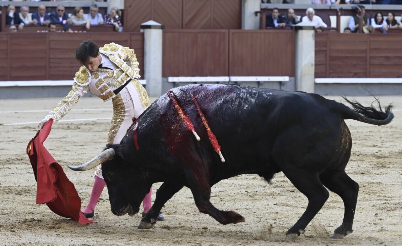 La entrega de Gerpe y el gusto de Espada con fuertes palhas en Madrid